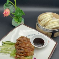 Peking Duck Bun