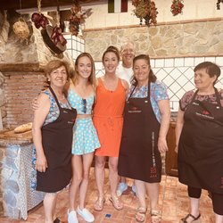 Swirl The Glass - Amazing family preparing our lunch