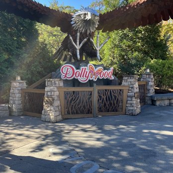 Dollywood - Amusement Parks Near Me - Pigeon Forge, Tennessee