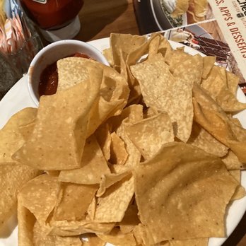 Cheddar's Scratch Kitchen - Chips and salsa - American Near Me - Orlando, Florida