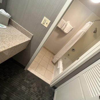 Courtyard by Marriott Chicago Glenview/Northbrook - Hotels Near Me - Glenview, Illinois