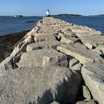 Spring Point Ledge Lighthouse - Landmarks & Historical Buildings Near Me - South Portland, Maine Spring Point Ledge Lighthouse - Landmarks & Historical Buildings Near Me - South Portland, Maine