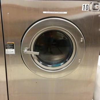 Salt Lake Laundry - Their 6 loader machine @ $7.75 - Laundromat Near Me - Honolulu, Hawaii