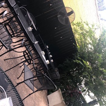 Eli's Table - Outdoor patio - Southern Near Me - Charleston, South Carolina Eli's Table - Outdoor patio - Southern Near Me - Charleston, South Carolina
