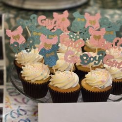 Cake Fetish - Baby reveal dozen blueberry cupcakes