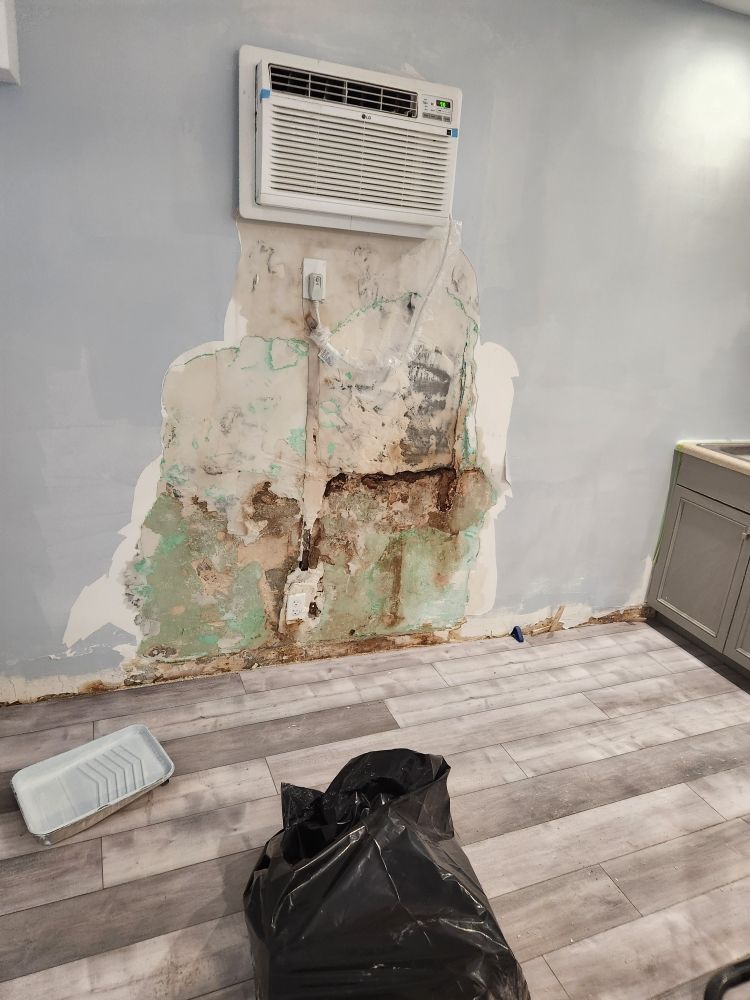 Slide of East Broward Carpentry & Handyman