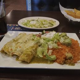 My enchilada Supremes whuchcwas actually a  N enchiladas verdes :)