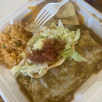 Mario's Tacos - Green burrito combination plate with chicken taco - Mexican Near Me - Pico Rivera, California