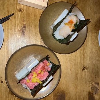 Bosso Ramen Tavern - Otoro and Scallops hand rolls - Ramen Near Me - Cambridge, Massachusetts Bosso Ramen Tavern - Otoro and Scallops hand rolls - Ramen Near Me - Cambridge, Massachusetts