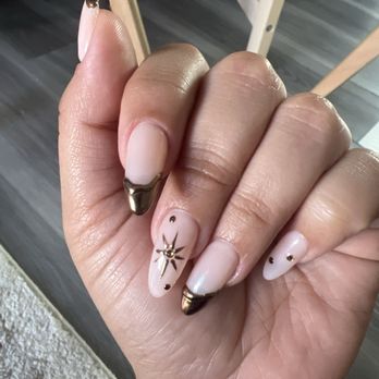 Gloss and Glam Beauty Lounge - Nail Salons Near Me - Santa Ana, California