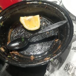 Te sirven la birria en un plato parecido del que le doy a mi perro que falta de respeto a nuestra gastronomia