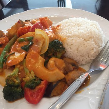 Golden Dragon - Thai chicken - Pan Asian Near Me - Trier, RP