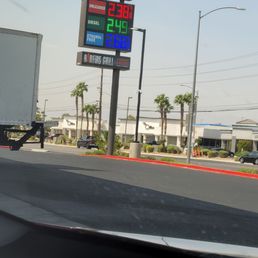Can see the sign clearly. Can see the sign clearly.