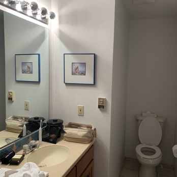 El Rey Court - Old musty bathroom -- weird (room #69) - Hotels Near Me - Santa Fe, New Mexico