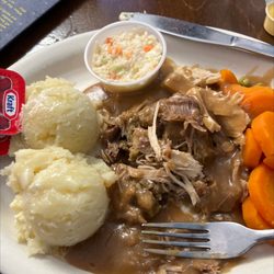 Louie's Cosy Corner - Turkey dinner