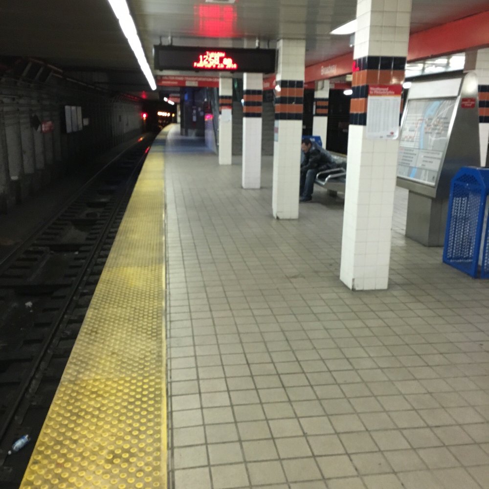 Clean station and never too crowded come on get your life at Walter rand!!!!!!!! Clean station and never too crowded come on get your life at Walter rand!!!!!!!!
