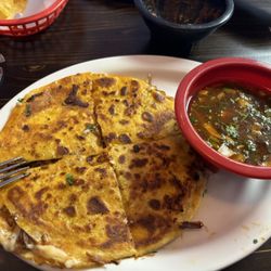 El Heredero - Quesadilla birria