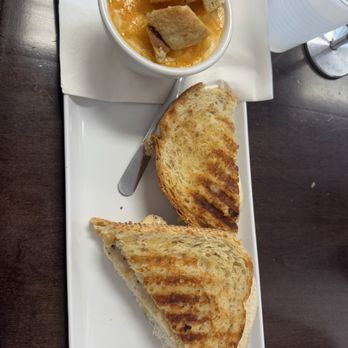 Russell’s Cafe & Bakery - Grilled chicken and smoked gouda with a mac and cheese - Breakfast & Brunch Near Me - Fenton, Missouri Russell’s Cafe & Bakery - Grilled chicken and smoked gouda with a mac and cheese - Breakfast & Brunch Near Me - Fenton, Missouri
