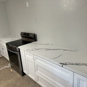 Columbia River Carpentry - Premium cabinets with white quartz - Carpenters Near Me Columbia River Carpentry - Premium cabinets with white quartz - Carpenters Near Me