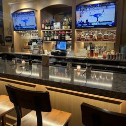 Bourbon House Pizza - Bar area