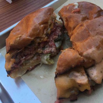 Napa Yard - Restaurants Near Me - Napa, California