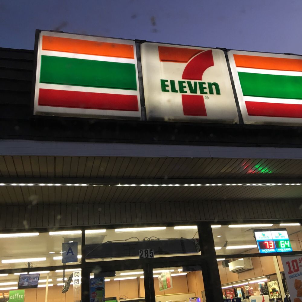 7-Eleven - the front of a 7 - eleven store - Convenience Stores Near Me - Rialto, California