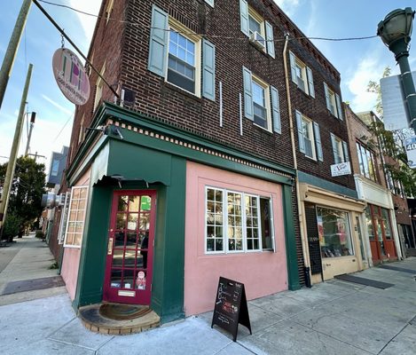 The Breakfast Den by null