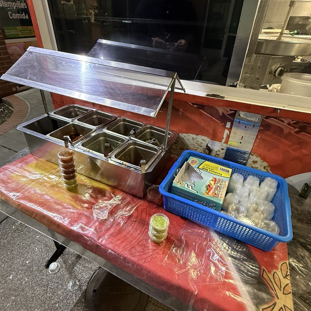 Taquitos La Bombonera - Salsa table - Food Trucks Near Me - Fairfield, California Taquitos La Bombonera - Salsa table - Food Trucks Near Me - Fairfield, California