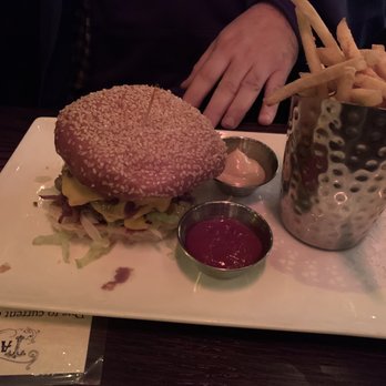 Tanner Smiths - Beef burger $19 - Cocktail Bars Near Me - New York, New York