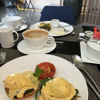 The Marker Hotel - Eggs Benedict - Hotels & Travel Near Me - Dublin, D