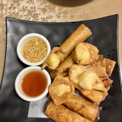 New Thai Café - 8 Piece Cream Cheese Wontons 5 Prawns in a Blanket 5 Fried Egg Rolls
