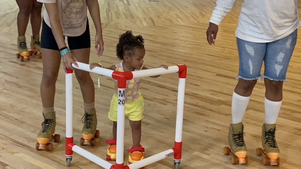 SKATELAND FUN CENTER Updated September 2024 12 Reviews 800