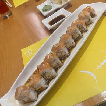 Nicksan - Sake Lemon Roll - Japanese Near Me - Cabo San Lucas, BCS Nicksan - Sake Lemon Roll - Japanese Near Me - Cabo San Lucas, BCS