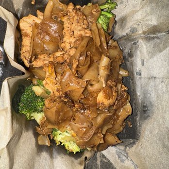 Thai SA! - Pad Zee with Chicken - Thai Near Me - North Hollywood, California Thai SA! - Pad Zee with Chicken - Thai Near Me - North Hollywood, California