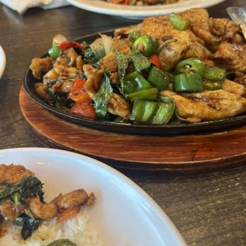 Kungfu Kitchen - Sizzling Triple Pepper Chicken Cashew Chicken - Chinese Near Me - Tempe, Arizona Kungfu Kitchen - Sizzling Triple Pepper Chicken Cashew Chicken - Chinese Near Me - Tempe, Arizona