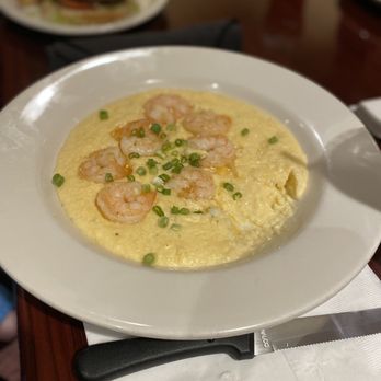 Magnolia Grille - Shrimp grits entree - Buffets Near Me - Columbia, Mississippi Magnolia Grille - Shrimp grits entree - Buffets Near Me - Columbia, Mississippi