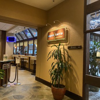 Seattle Airport Marriott - Hotels Near Me - Seattle, Washington