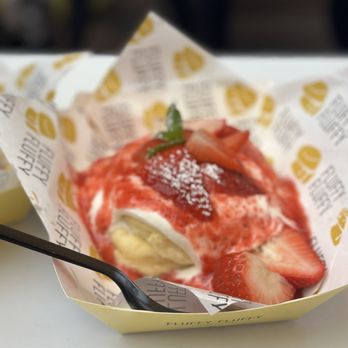 Fluffy Fluffy - Strawberry Soufflé Pancake - Desserts Near Me - Tustin, California