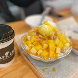 Cafe Leah - Mango cheesecake bingsoo, coffee, taiyaki