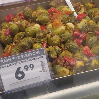 Kroger - a variety of vegetables in a display case - Grocery Near Me - Wheelersburg, Ohio
