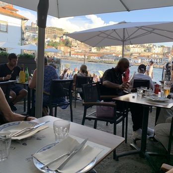 Terreiro - Patio view - Seafood Near Me - Porto, 13