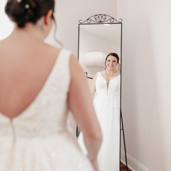 Aynur's Alterations - Sewing & Alterations Near Me - Arlington Heights, Illinois