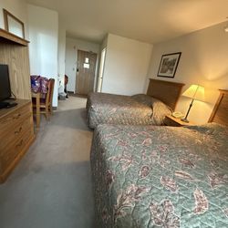 Urbana Inn & Suites - Two queen room
