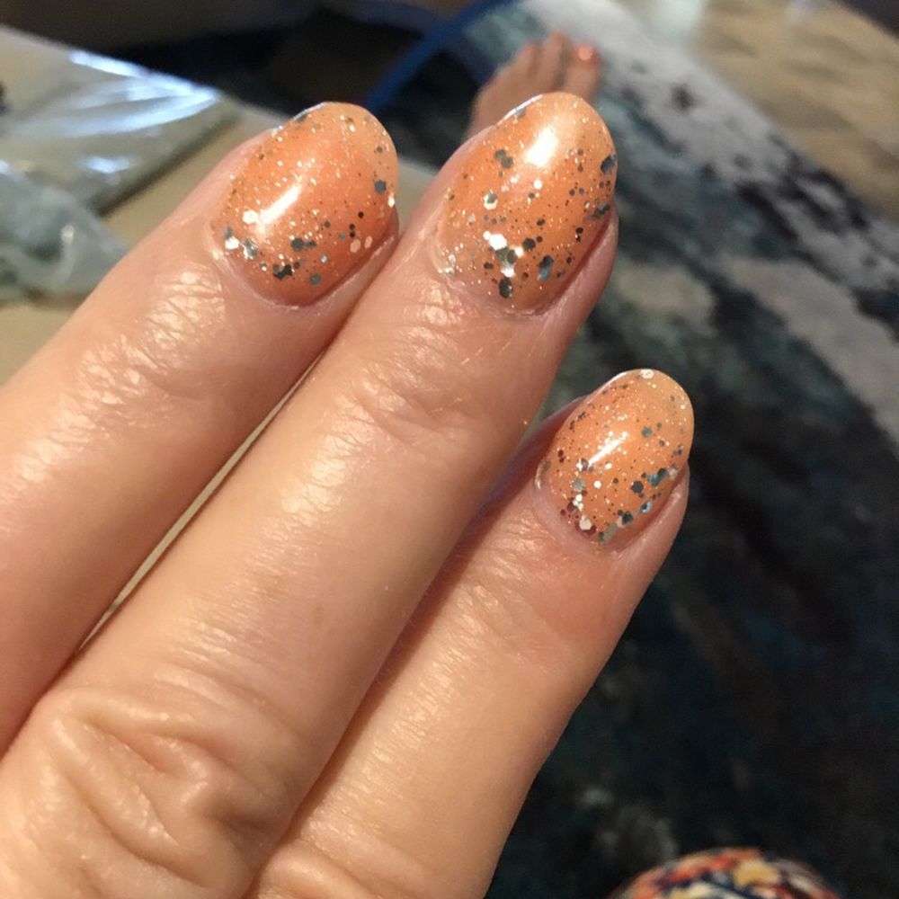 Love the sparkle and nails look great after 3 weeks. Love the sparkle and nails look great after 3 weeks.