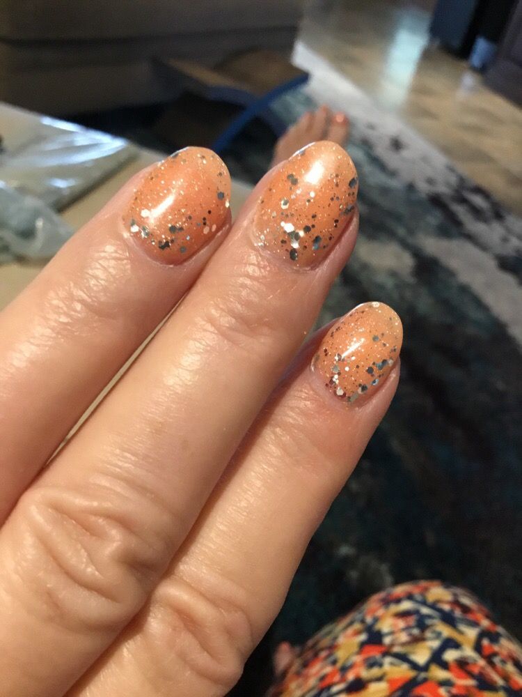 Q-Nails and Co Logo