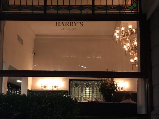 Harry's by null