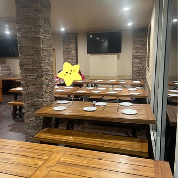 Legends Pizza - Big room - Pizza Near Me - San Jose, California