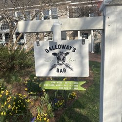Galloways Wine Shop & Bar - Sign with hours
