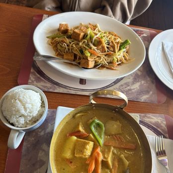 Thai Thai Restaurant - Chow Mein, Yellow Curry - Thai Near Me - Henderson, Nevada