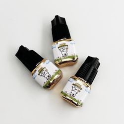 Momo’s - .5s lash adhesive, GOAT -- " Greatest Of All Time"